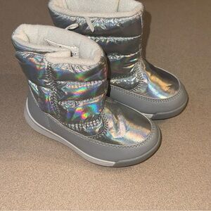 Children’s Place iridescent snow boots toddler girls size 6